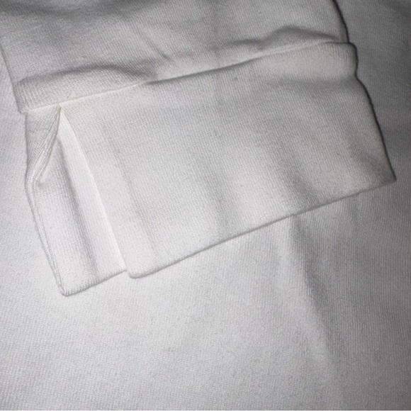 Karen Scott White Tunic with Grommet Detail NWOT - Picture 5 of 6